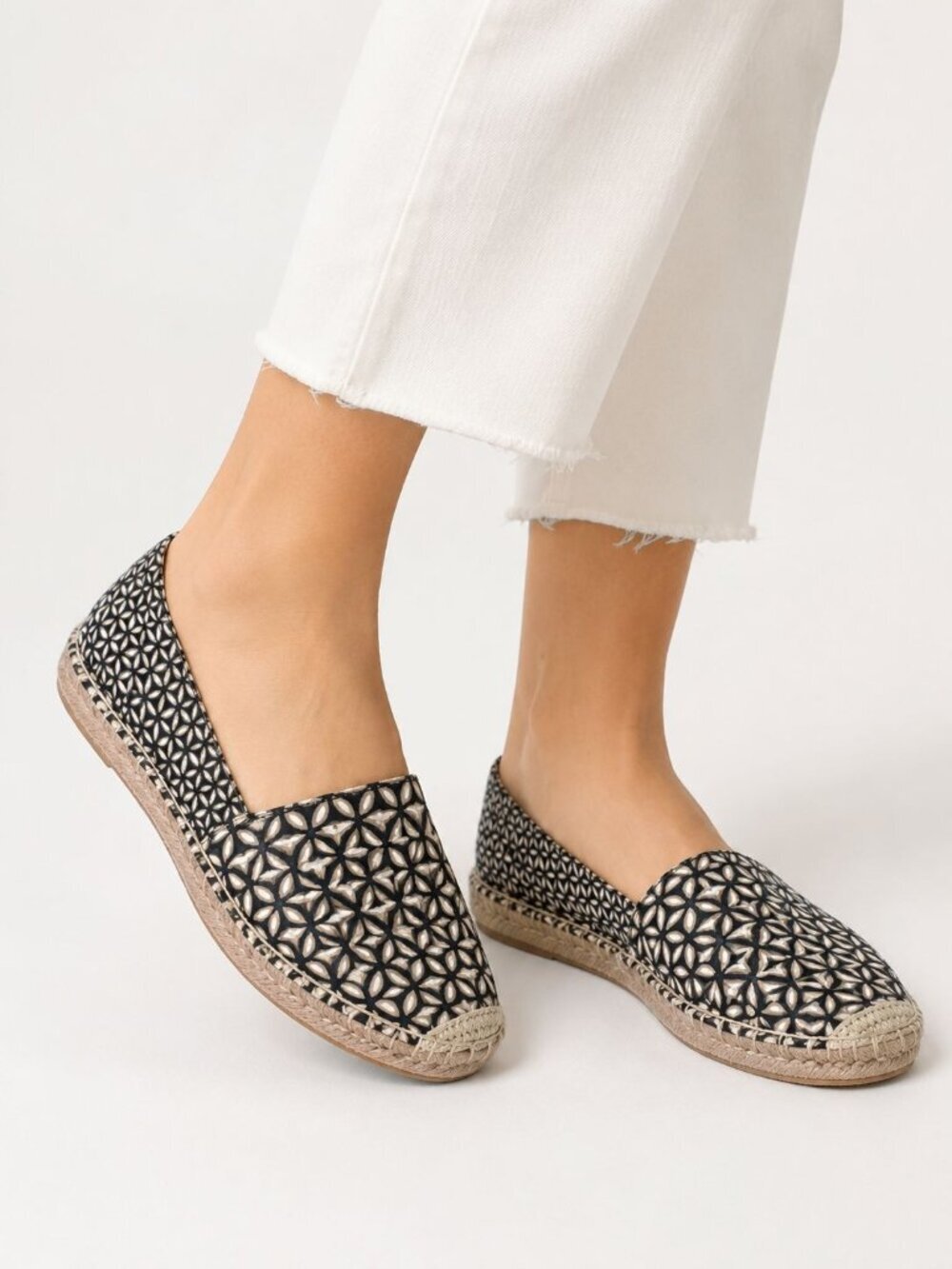 Brighton Womens Geometric Print Espadrille Flats Casual Slip-On Shoes Black SZ 9